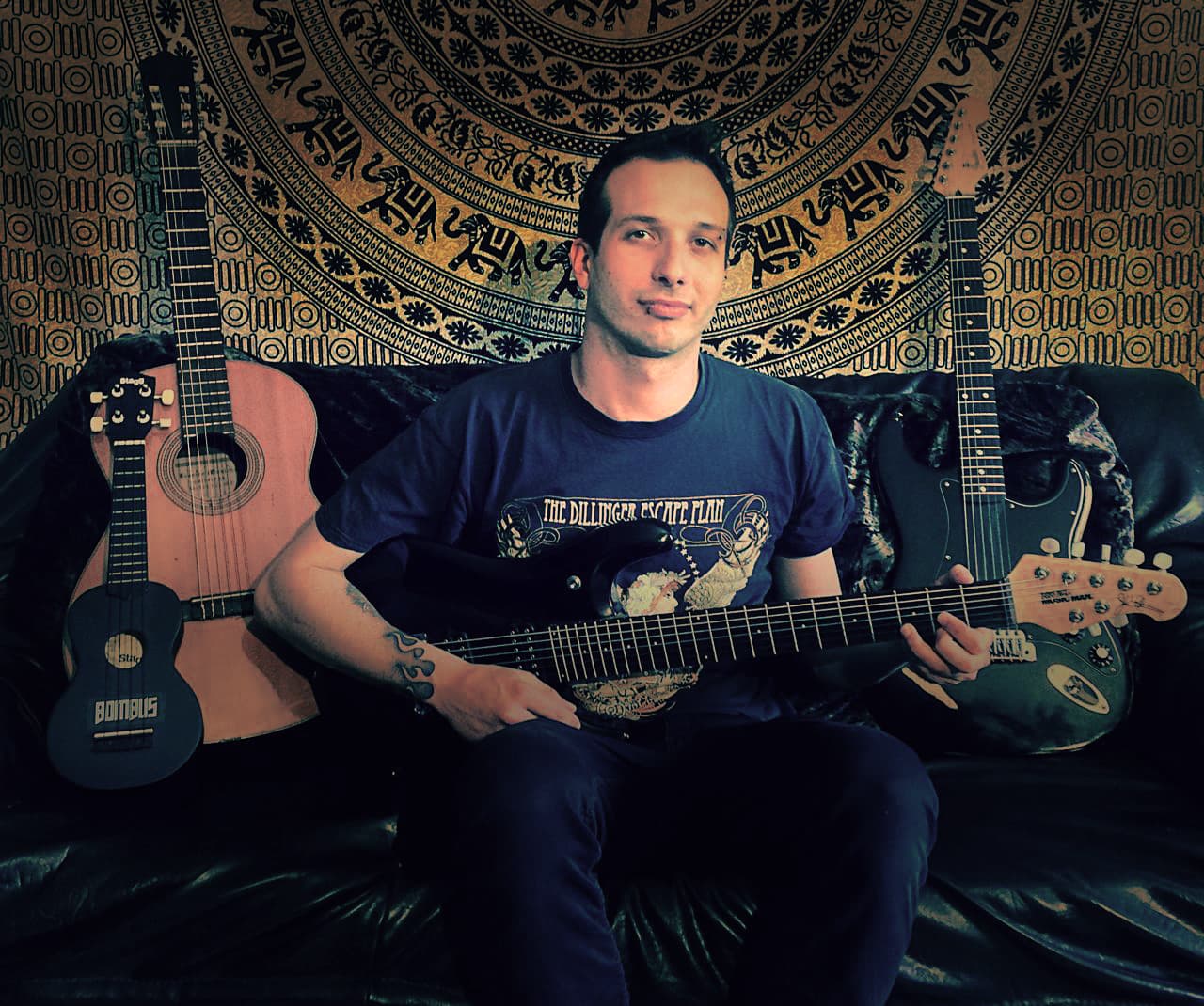 Daiki greeting you to his guitar page